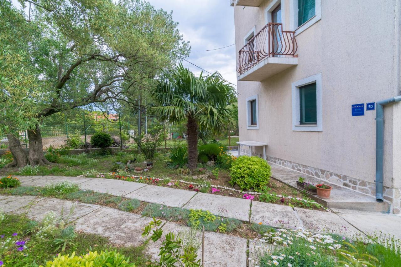 Apartments Bepina Biograd Na Moru Exterior foto