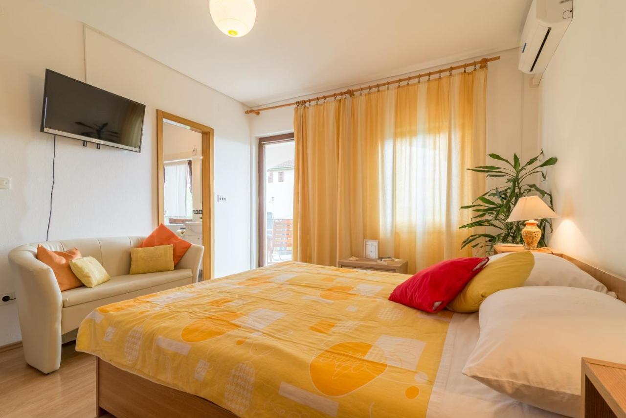 Apartments Bepina Biograd Na Moru Exterior foto