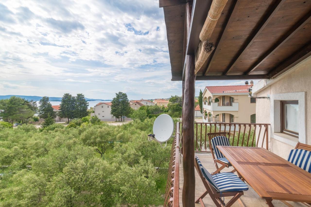 Apartments Bepina Biograd Na Moru Exterior foto